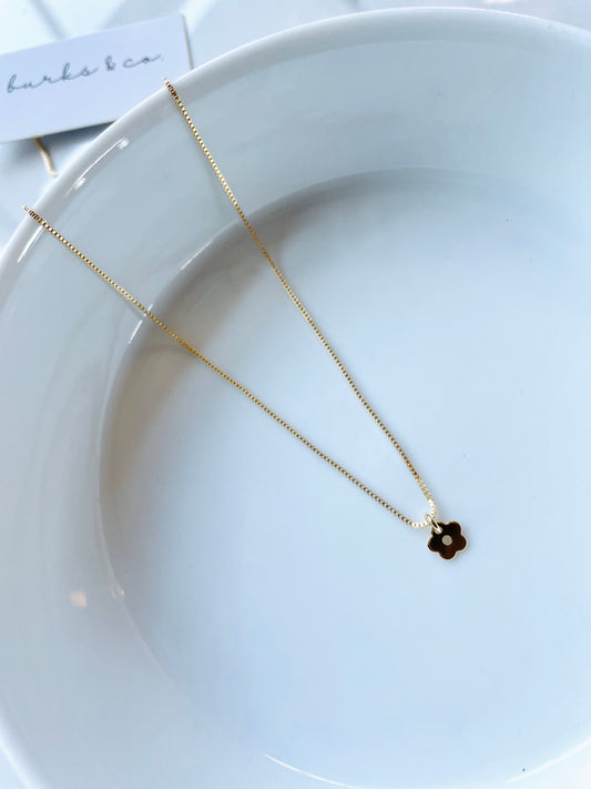 Dainty flower necklace